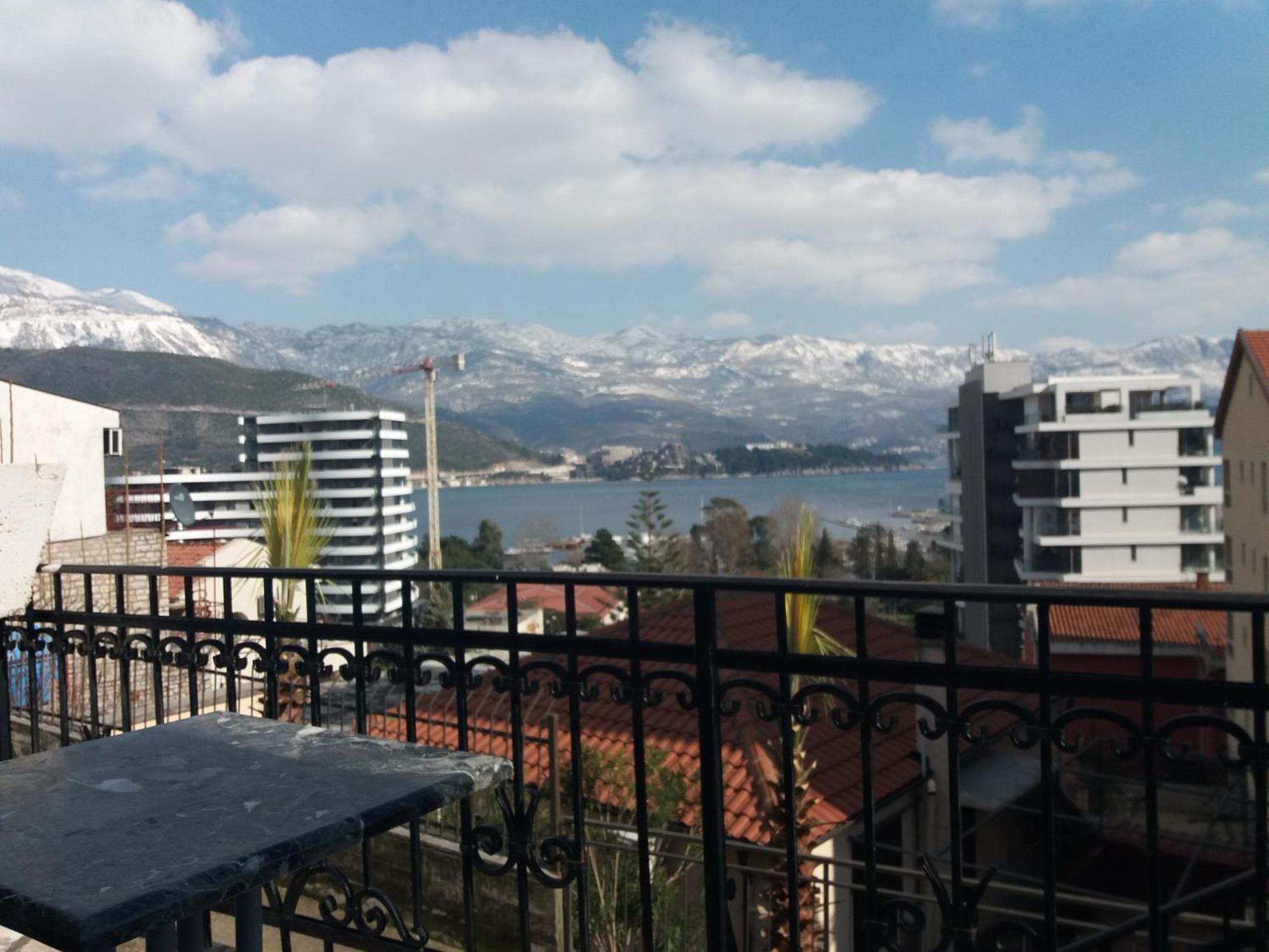 Apartmani Vila Marija Budva Exteriör bild